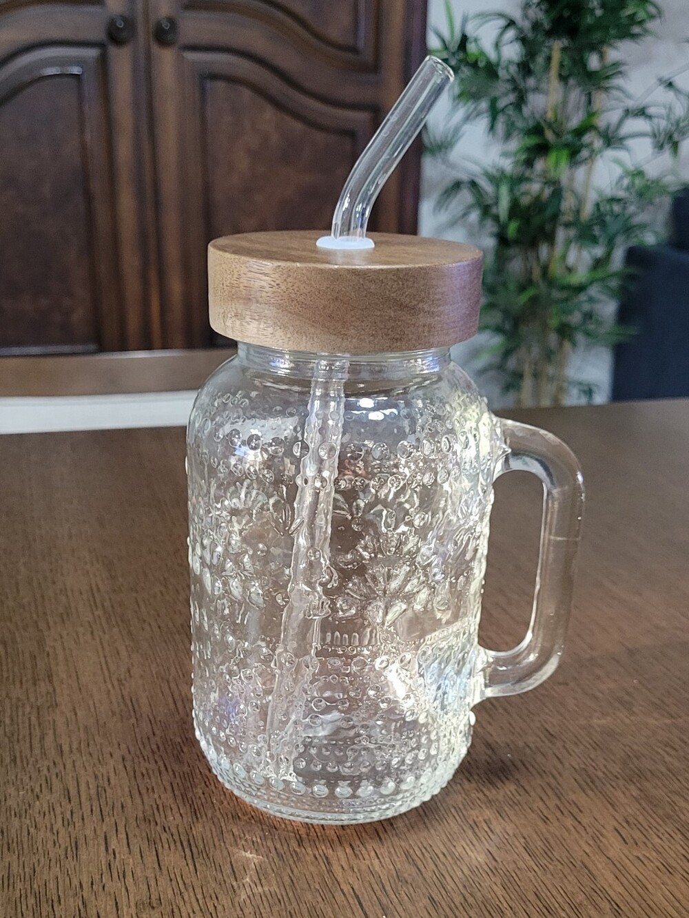 Glass Mason Jar Drink Mug with Wood-Effect Lid and Glass Straw - Clear